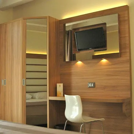 Bio Pacinotti Apartahotel 4*