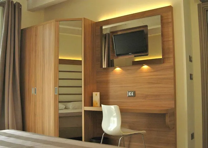 Bio Pacinotti מלון דירות 4*